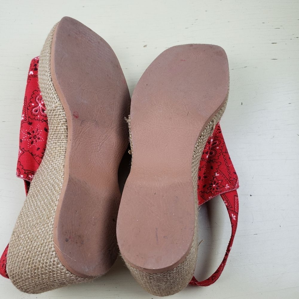 Women's Retro Rockabilly Handkerchief Red Banana Paisley Vintage Wedges Size 6B - Picture 2 of 12